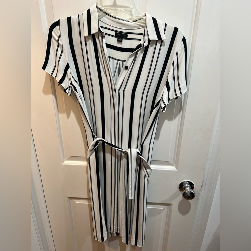 Striped tie dress, great condition